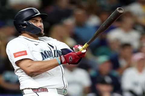 Trade deadline add Josh Naylor exits game with injury in Mariners concern