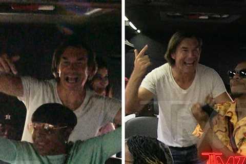 Jerry O'Connell Twerks With Fans on 'TMZ After Dark' Tour