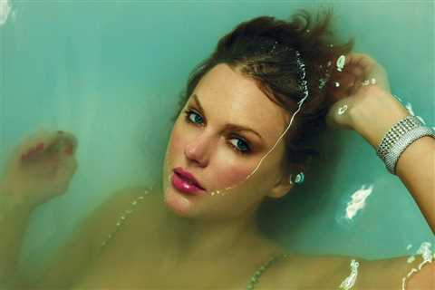 Taylor Swift’s ‘Life of a Showgirl’ News Has Sabrina Carpenter, Caitlin Clark & More Stars..