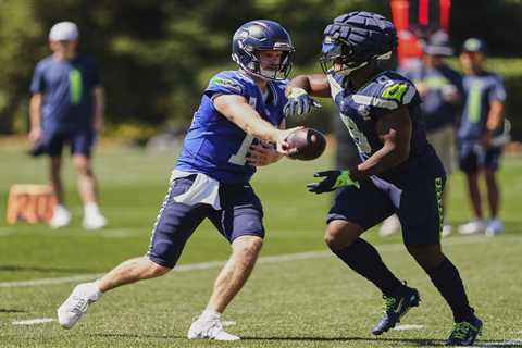 Why it could pay off to wait on running backs in your fantasy football draft