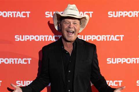 Australian Country Star Troy Cassar-Daley Saluted With Excellence In The Community Award