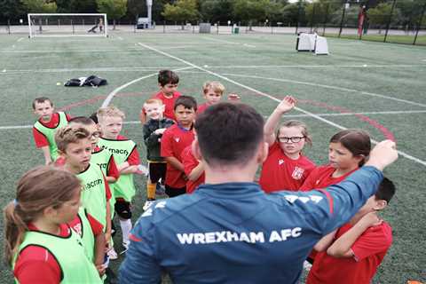 Welsh celeb soccer club Wrexham chooses LI town for its first US youth camp: ‘That could be me’