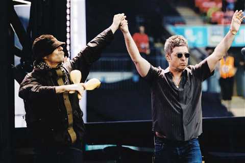 On Eve of North American Dates, Oasis Release Live ‘Wonderwall’ From Dublin & Plan Limited..