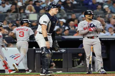 Yankees fail first big test as familiar weaknesses crop up again