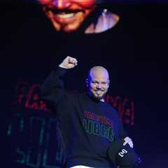 Resident Shakes Up Mexico City’s Zócalo With Combative Rhymes & Message for Palestine: 5..