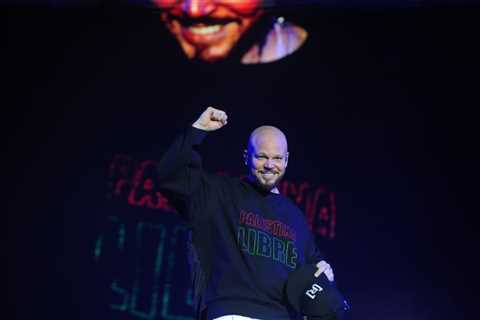 Resident Shakes Up Mexico City’s Zócalo With Combative Rhymes & Message for Palestine: 5..