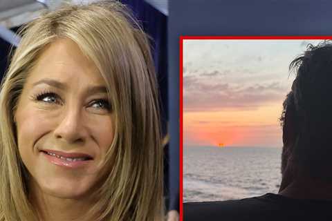 Jennifer Aniston Soft Launches Boyfriend Jim Curtis on Instagram