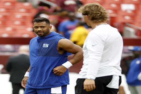 Giants can’t just abandon their Russell Wilson plan
