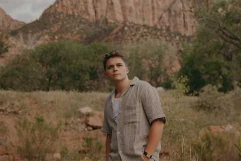 Josiah Queen Talks Chart-Topping New Album ‘Mt. Zion,’ His Folk-Rock Sound: ‘It’s About Breaking..