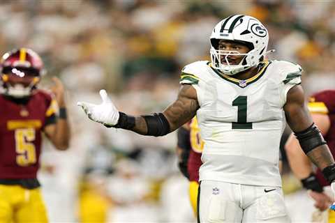 Micah Parsons delivers eye-popping performance in win as Packers fans troll Cowboys: ‘Thank you,..