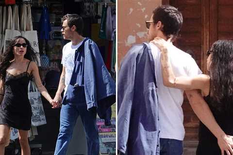 Harry Styles and Zoe Kravitz Pack on PDA With Butt Squeezes in Rome