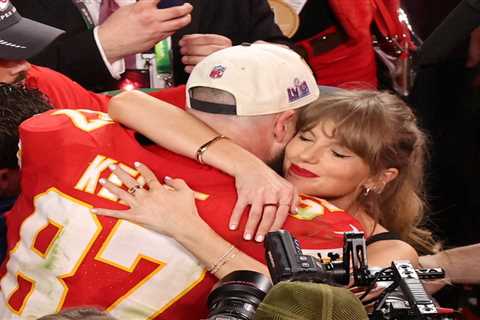 Brutal Travis Kelce drop dooms 0-2 Chiefs in loss to Eagles with Taylor Swift in attendance