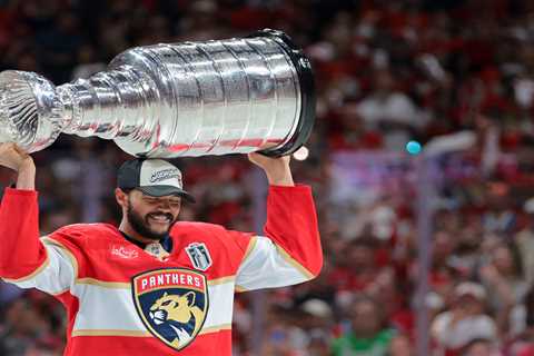 2025-26 Norris Trophy odds, picks, best bets: Can anybody upset Cale Makar and Quinn Hughes?