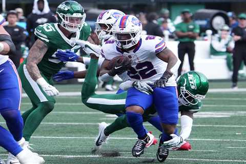 Bills vs. Dolphins prediction: NFL ‘Thursday Night Football’ odds, picks