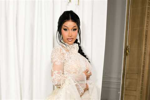 ‘Move It, Bucko!’: Cardi B Records Hilarious Train Etiquette PSAs That’ll Play in NYC..