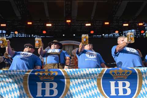 Beer lovers show their strength in NYC steinholding contest — where champ held a glass for nearly..
