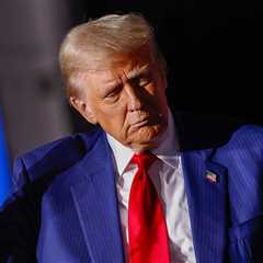 President Trump Does his Signature Dance for Malaysian Prime Minister