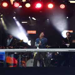 Jonas Brothers’ mid-game World Series performance confuses MLB fans