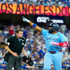 Vladimir Guerrero Jr. puts Blue Jays up in Game 4 with rare homer off Shohei Ohtani