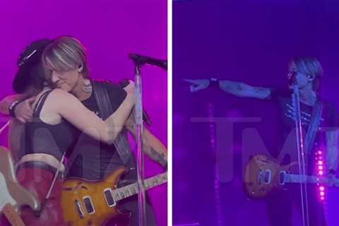 Keith Urban Points at Maggie Baugh Onstage During 'Love You' Lyric Change