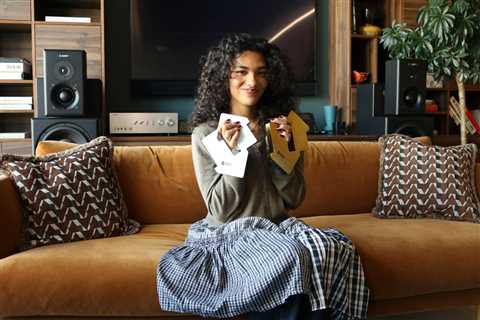 Olivia Dean Hits No. 1 on U.K. Albums & Singles Charts for Historic Double