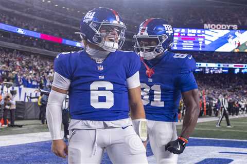 Jaxson Dart, Cam Skattebo power Giants to dominant win over Eagles