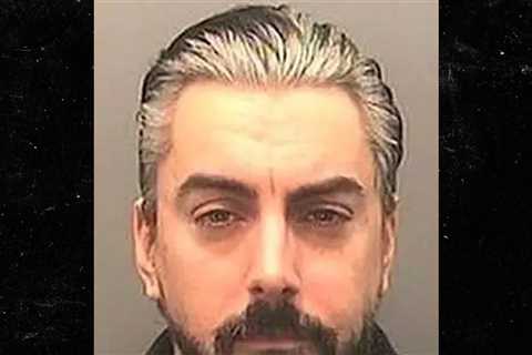 Lostprophets Singer Ian Watkins Killed In Prison Attack