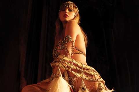 Taylor Swift’s ‘The Fate of Ophelia’ Debuts at No. 1 on Billboard Global Charts