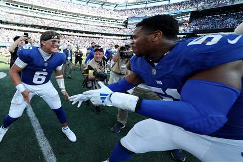Giants’ Jaxson Dart, Abdul Carter leaders for Offensive, Defensive Rookie of the Year awards