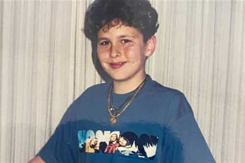 Guess Who This 'Hansons' Fan Turned Into!