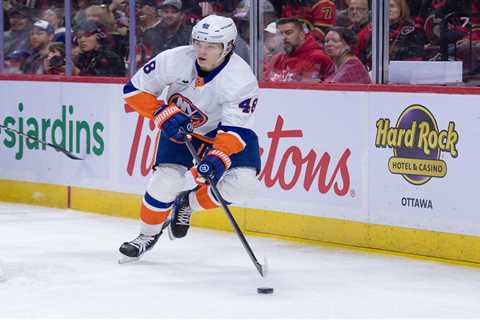 Matthew Schaefer on brink of history with his hot Islanders start