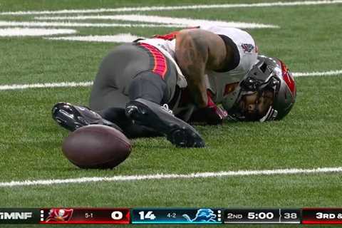 Buccaneers’ Mike Evans helped off field in scary ‘Monday Night Football’ injury scene