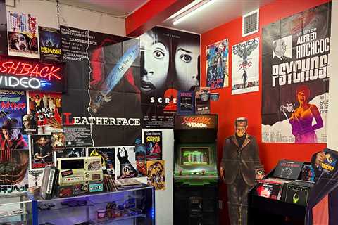 Slasher World In West Hollywood -- Spooky For Halloween!