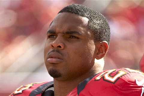Doug Martin Reportedly Leapt From Second Story of Rehab Center Months Before Death