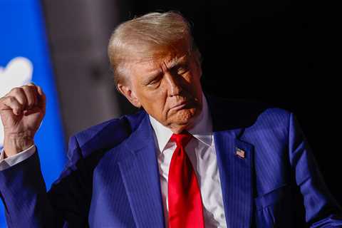 President Trump Does his Signature Dance for Malaysian Prime Minister