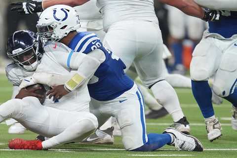 Cam Ward’s explosive sideline outburst caught on broadcast as Titans’ anger boils over