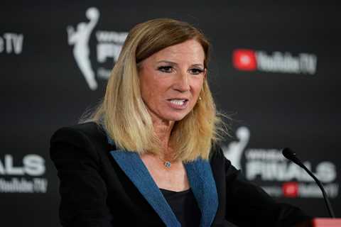 WNBA, players agree to 30-day extension one day before CBA expires