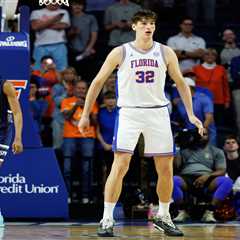 7-foot-9 Florida center Olivier Rioux makes historic college hoops debut