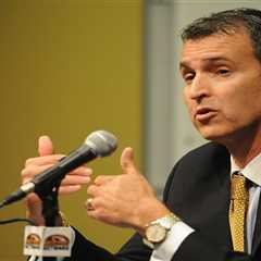 Baylor AD investigated over alleged sideline confrontation with player about undershirt choice