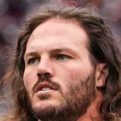 Broncos' Alex Singleton Undergoes Testicular Cancer Surgery