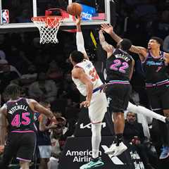 Knicks can’t get clutch bucket without Jalen Brunson as rally falls short in wild loss to Heat