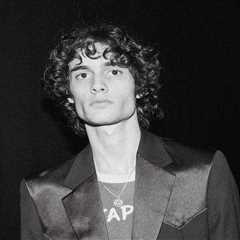 Taylor Swift’s ‘The Fate of Ophelia’ Rules Hot 100 for Sixth Week, Sombr Scores First Top 10 With..