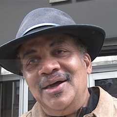 Neil deGrasse Tyson Says A.I. Ain't Funny Enough to Replace Comics Anytime Soon