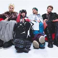 5 Seconds of Summer’s ‘Everyone’s a Star’ Shoots to No. 1 on U.K. Albums Chart