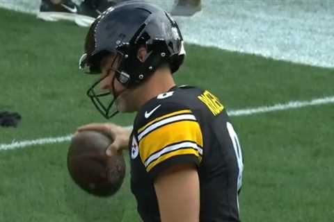 Aaron Rodgers suffers apparent hand injury in warmups before Steelers game