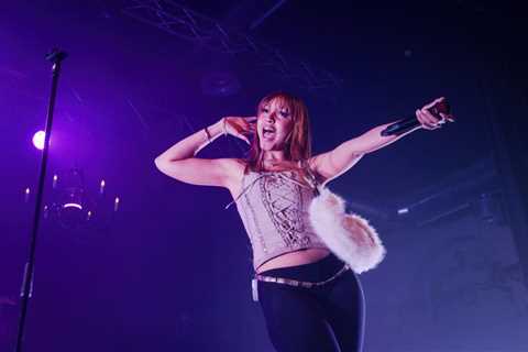 PinkPantheress Given Rotisserie Chicken by Fan at a Concert & Re-Gifts It to Her DJ: ‘He Could Use..