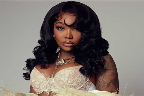 Summer Walker Reveals Chris Brown, GloRilla, 21 Savage, Latto, Sexyy Red & More Features on..