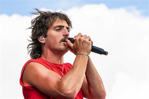 Benson Boone Jokes He ‘Can’t Believe’ His Song Didn’t Get a Grammy Nod Despite Its ‘Lyrical Genius’