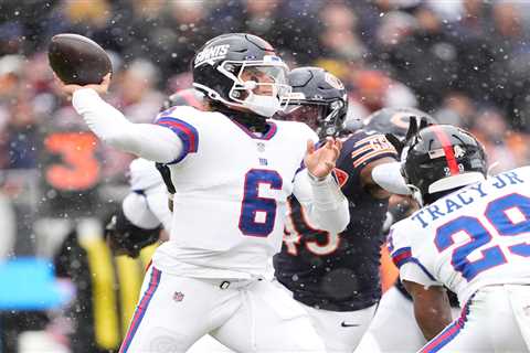 What gives the Giants a leg up in their coaching search