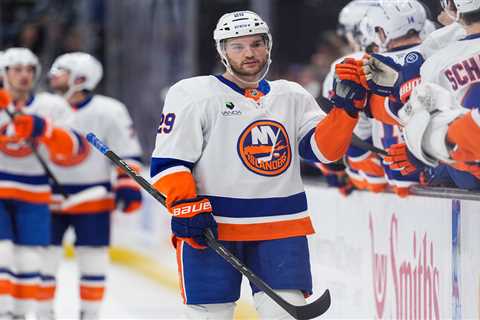 Jonathan Drouin’s strong play continues with clutch goal in Islanders’ win